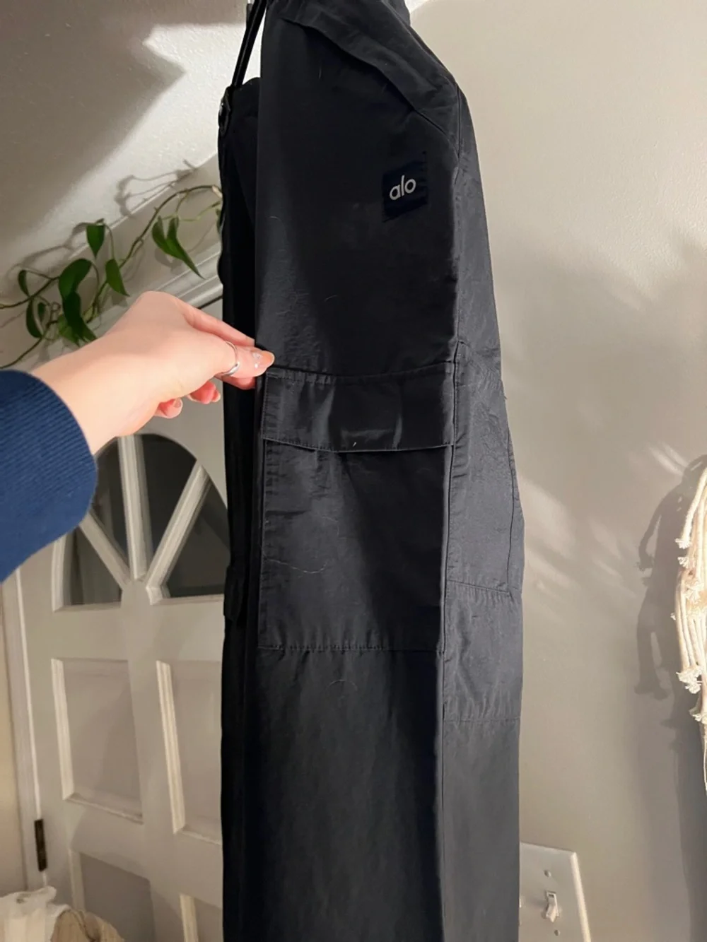 ALO Yoga Black Wide-Leg Track Pants with Cargo Pockets - Picture 3 of 4